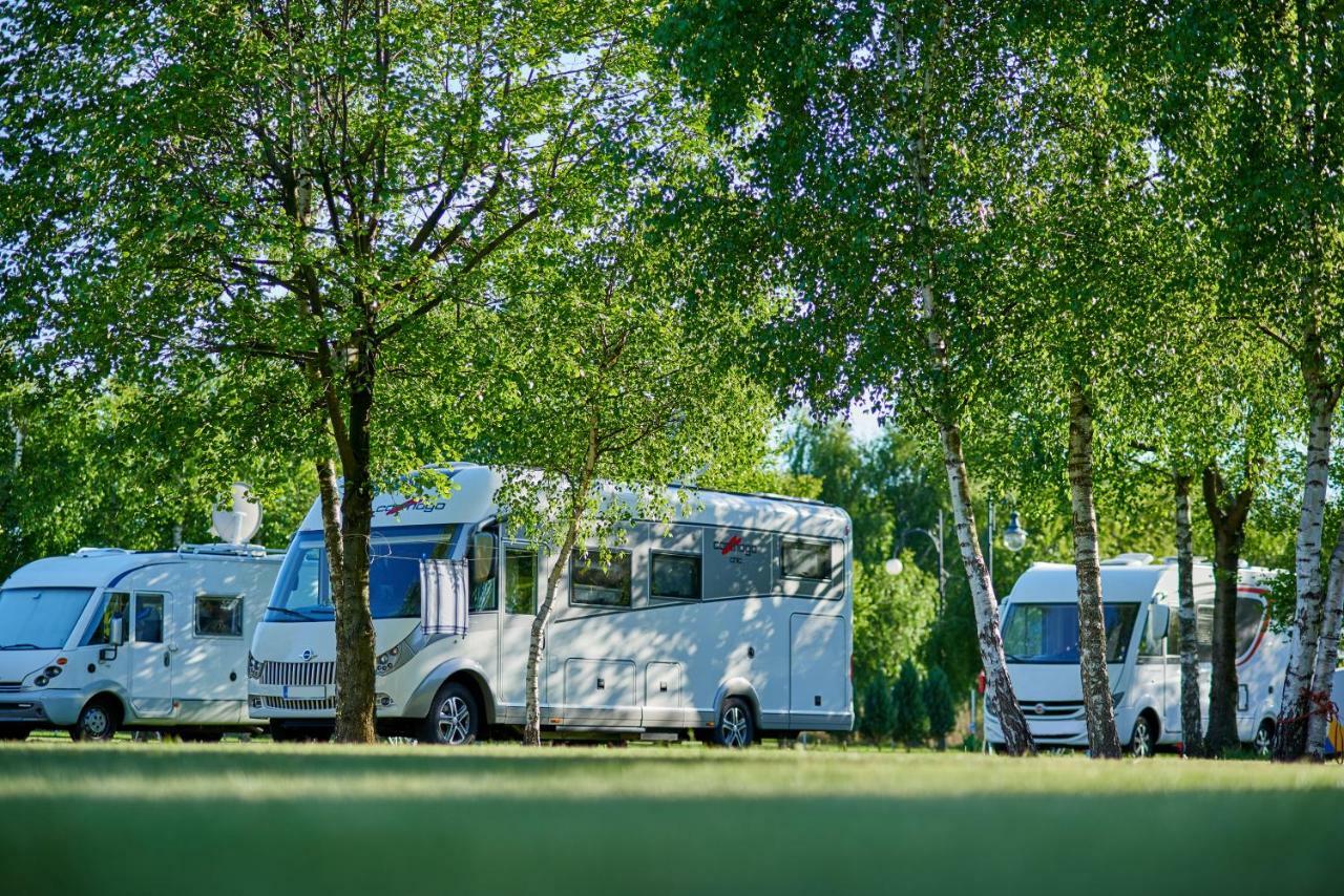 Camping Lesny 51 Hotell Łeba Eksteriør bilde